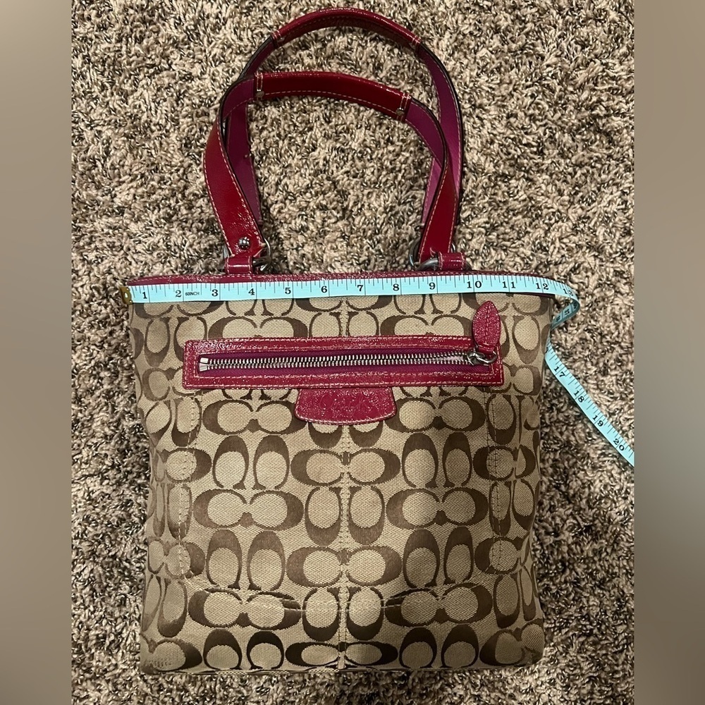 COACH PENELOPE SIGNATURE CANVAS TOTE - Picture 14 of 16